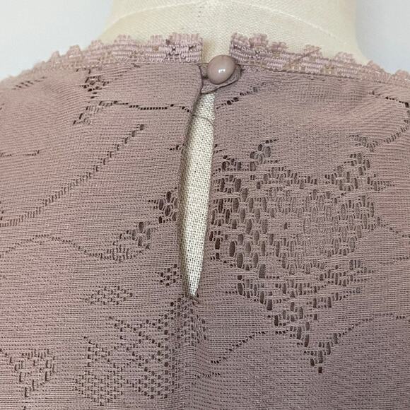 Vintage Lace Pleated Belted Dress - Picture 5 of 11